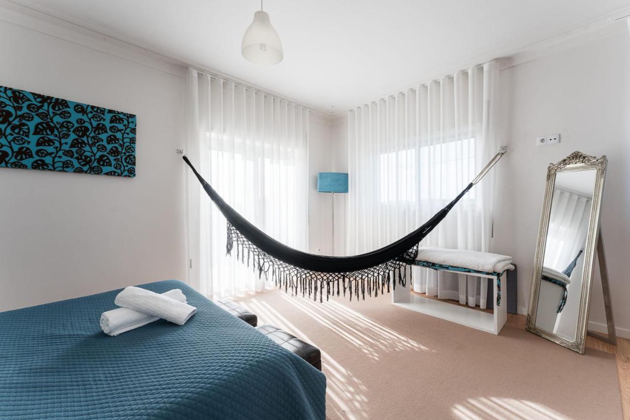 Beachfront Villa In Еспосенде Екстериор снимка