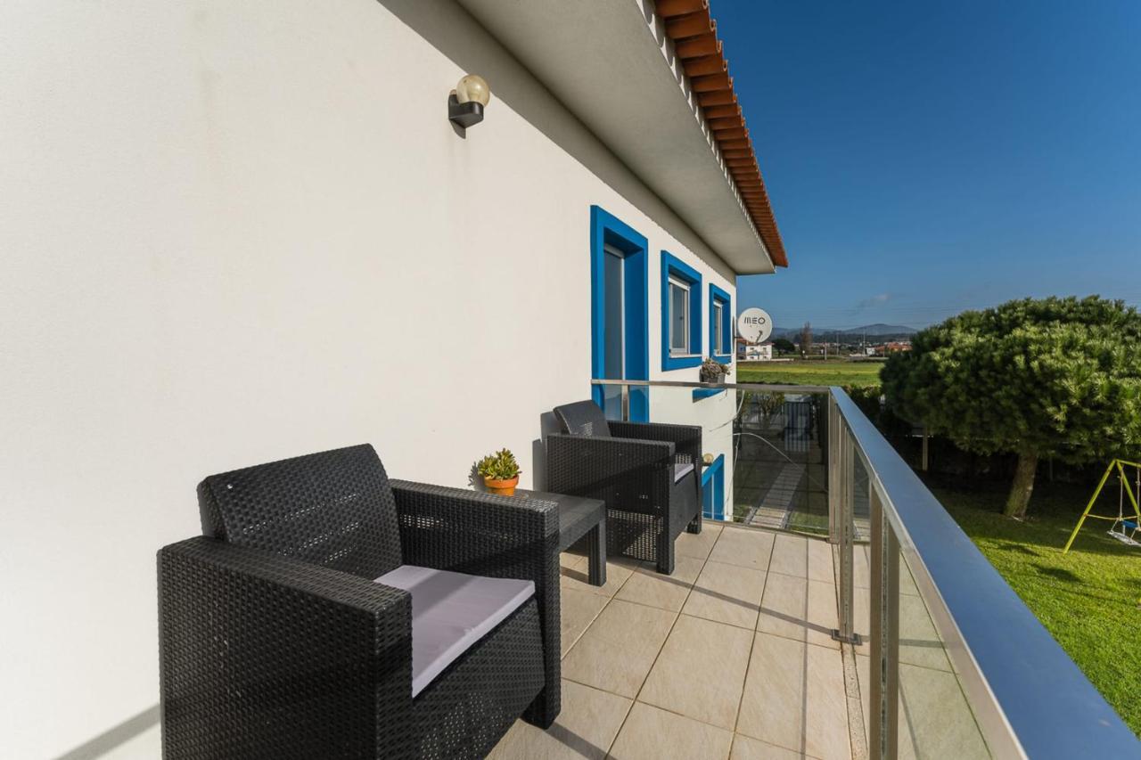 Beachfront Villa In Еспосенде Екстериор снимка