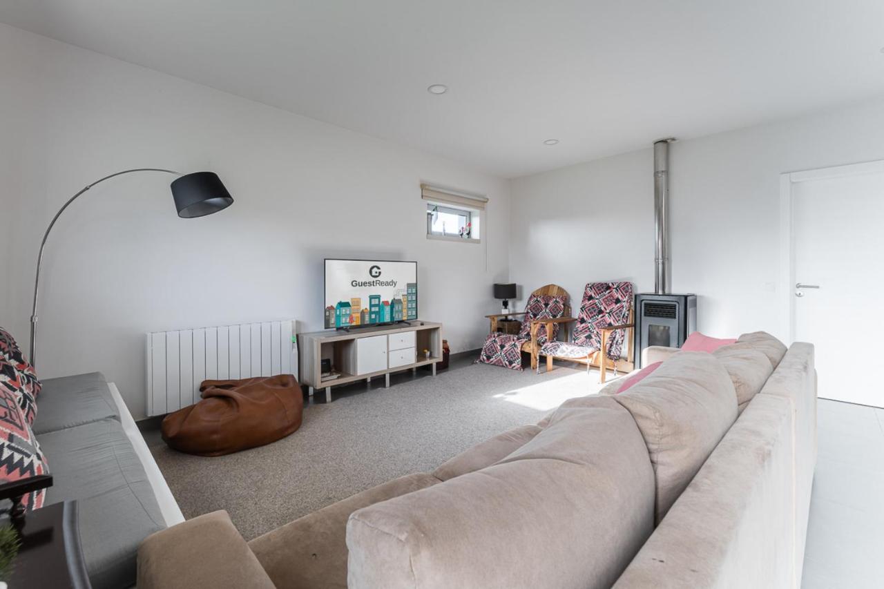 Beachfront Villa In Еспосенде Екстериор снимка