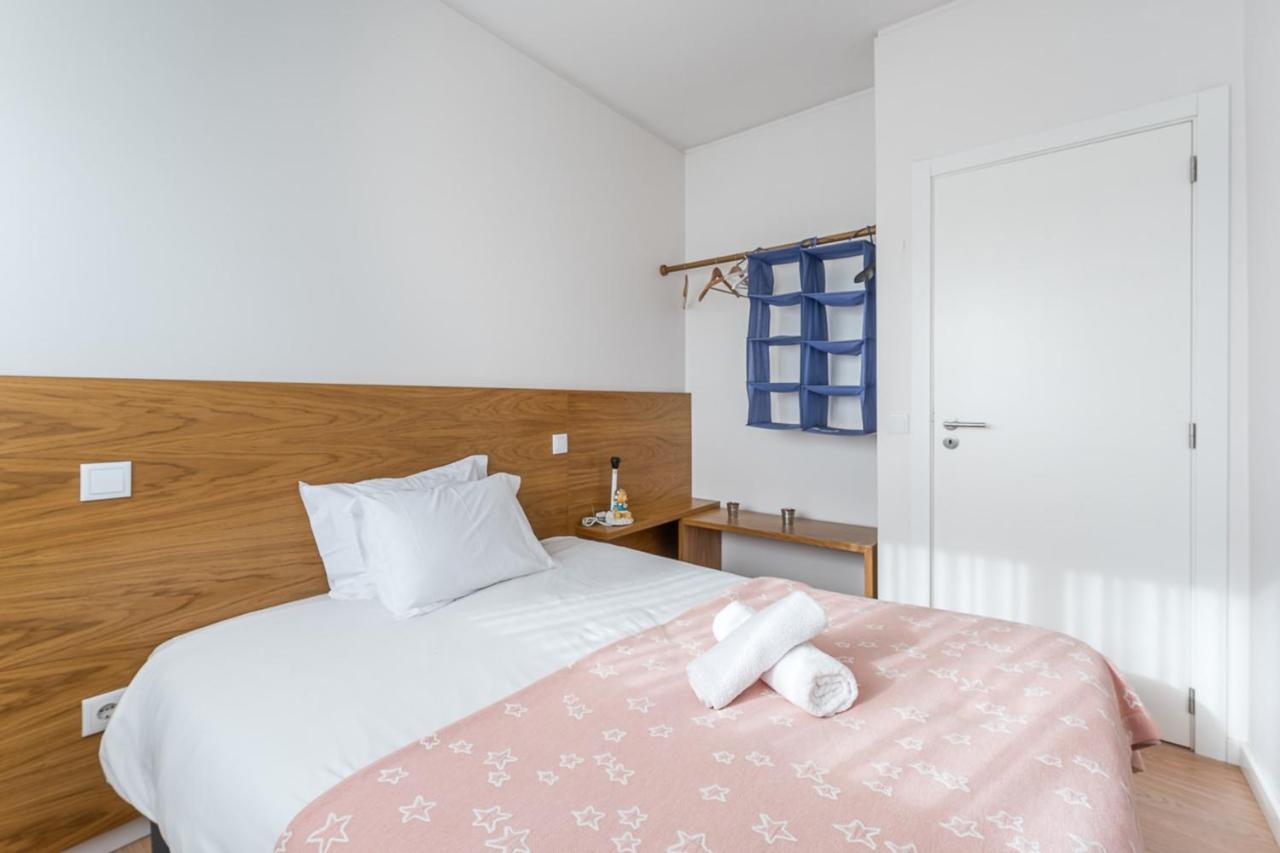 Beachfront Villa In Еспосенде Екстериор снимка