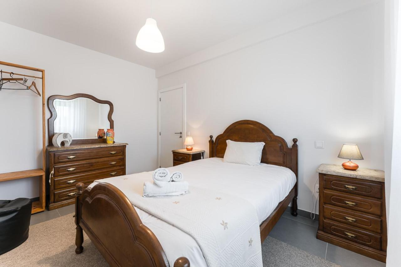 Beachfront Villa In Еспосенде Екстериор снимка