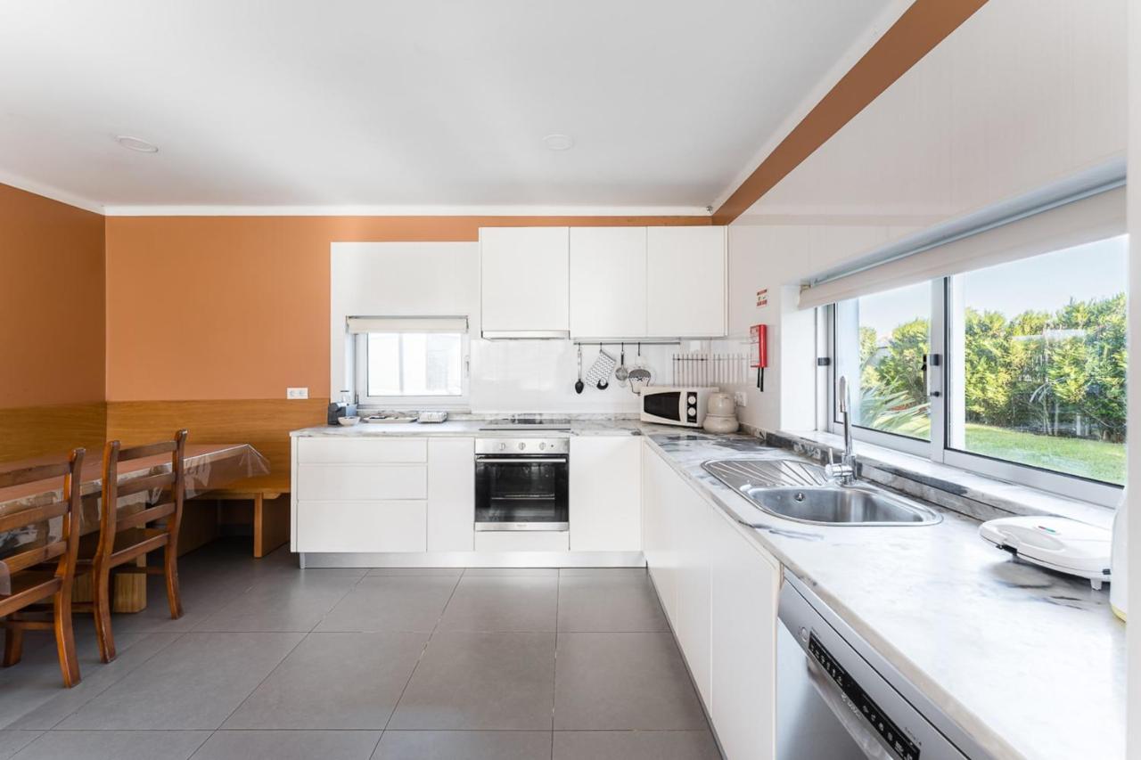 Beachfront Villa In Еспосенде Екстериор снимка