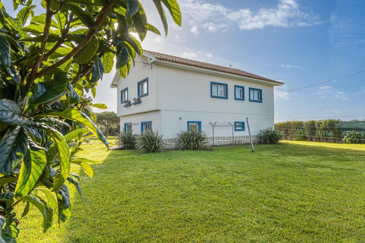Beachfront Villa In Еспосенде Екстериор снимка