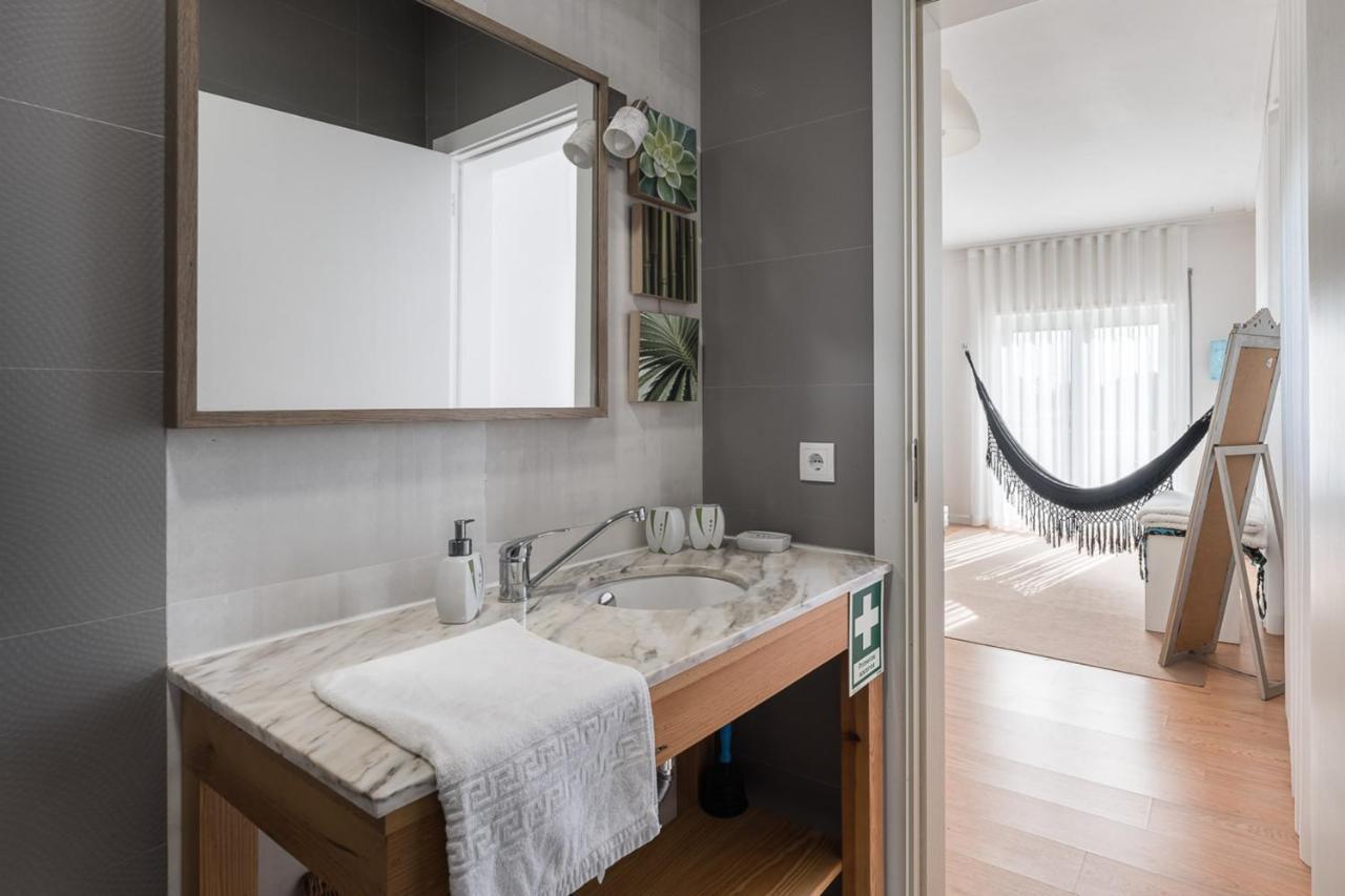 Beachfront Villa In Еспосенде Екстериор снимка